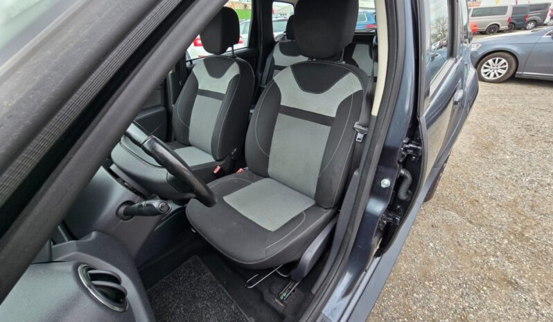 
								Dacia Duster – 1.6 84KW LPG full									