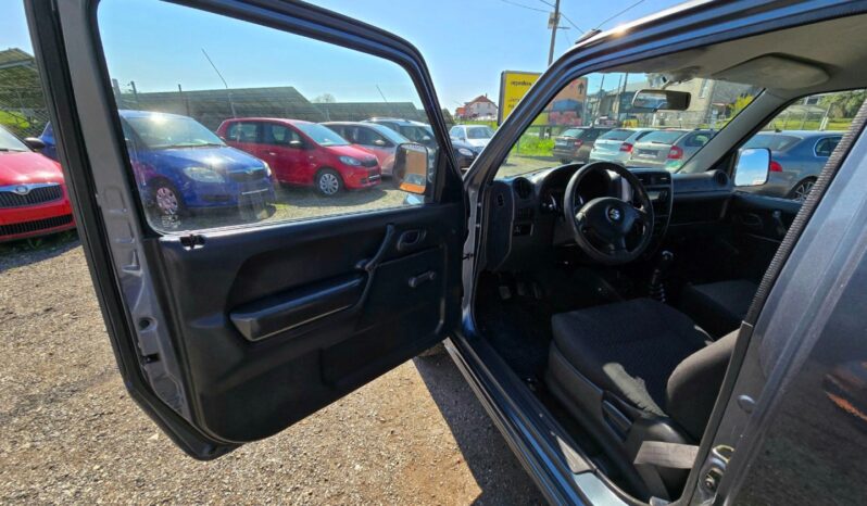 
								Suzuki Jimny – 1.3i 4x4 63kw full									