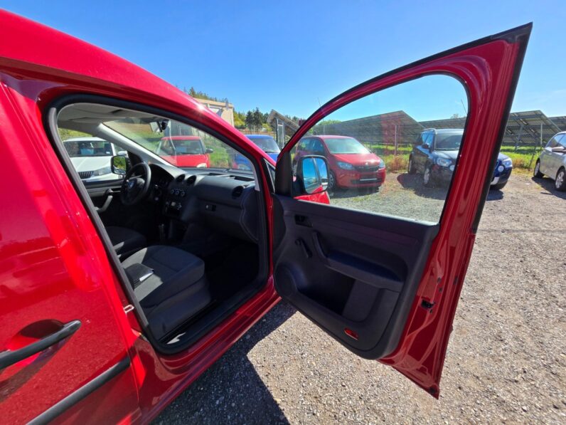 
								Volkswagen Caddy – 1.6 TDi 75KW,klima,tažné full									