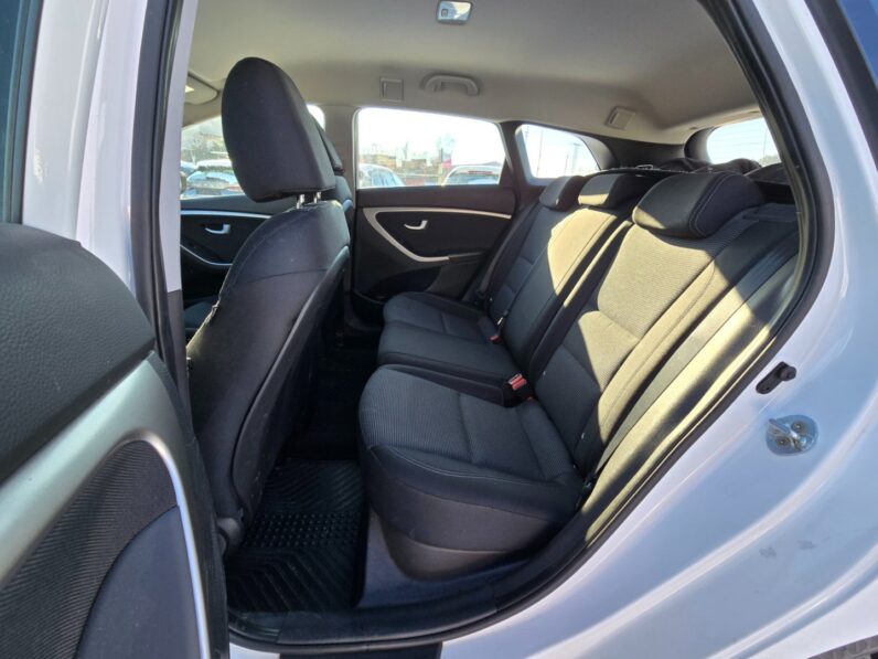 
								Hyundai i30 – 1.6 GDI  1.maj.Cz garance km full									