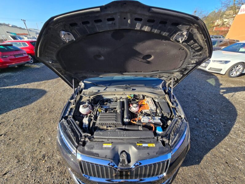 
								Škoda Superb – 1.4TSi IV Style plung in hybri full									