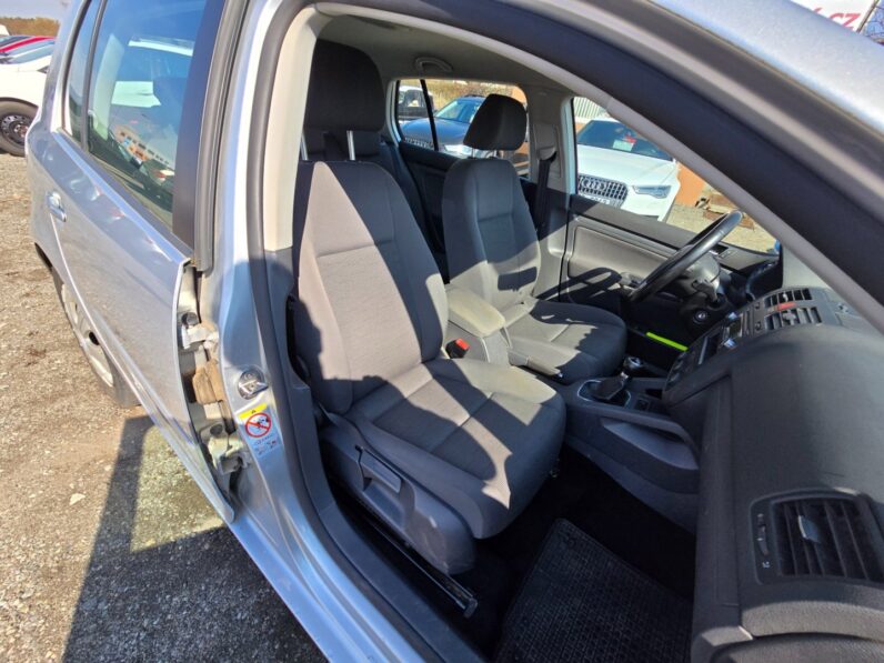 
								Volkswagen Golf – 1.6  75KW 1.majitel nové CZ full									