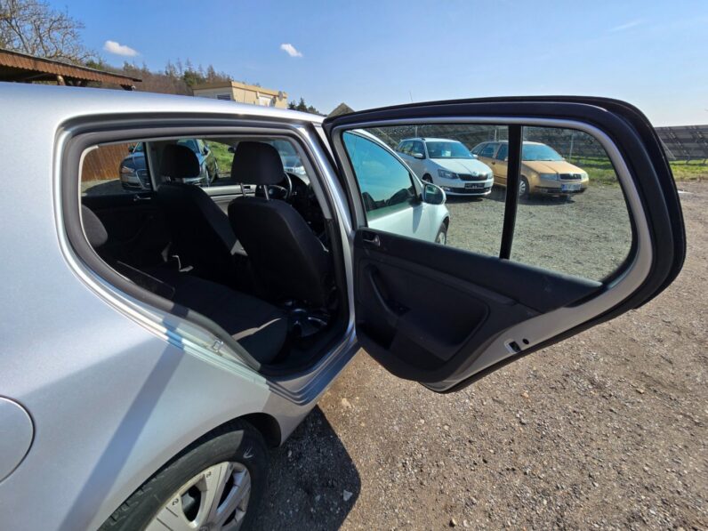 
								Volkswagen Golf – 1.6  75KW 1.majitel nové CZ full									