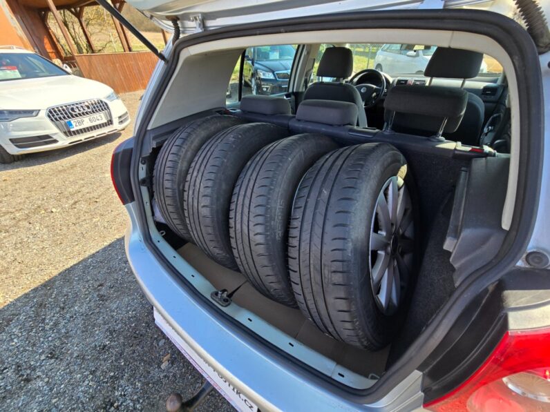 
								Volkswagen Golf – 1.6  75KW 1.majitel nové CZ full									