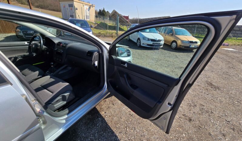 
								Volkswagen Golf – 1.6  75KW 1.majitel nové CZ full									