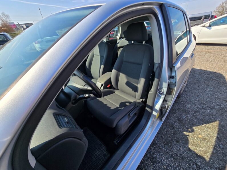 
								Volkswagen Golf – 1.6  75KW 1.majitel nové CZ full									