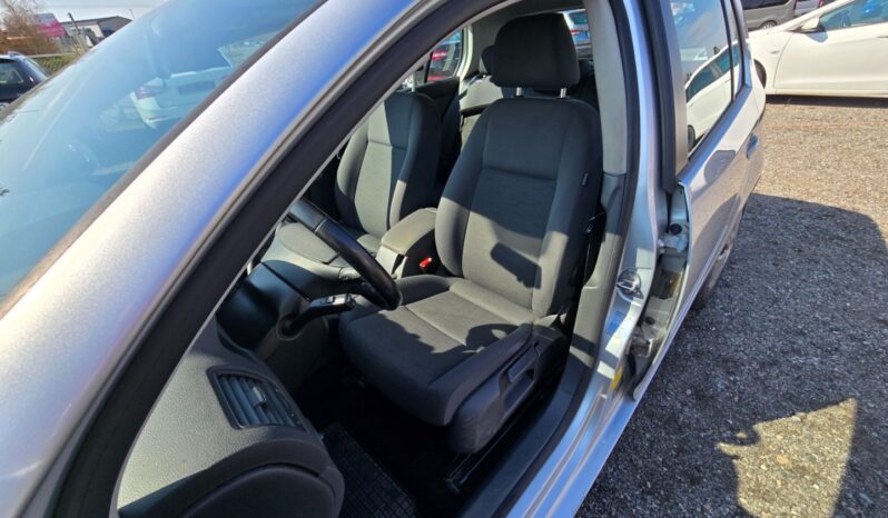 
								Volkswagen Golf – 1.6  75KW 1.majitel nové CZ full									