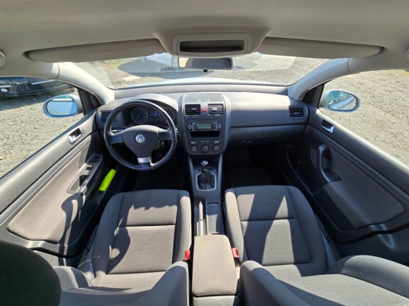 
								Volkswagen Golf – 1.6  75KW 1.majitel nové CZ full									