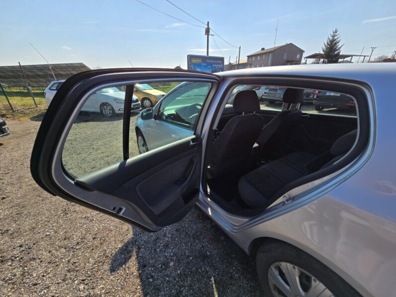 
								Volkswagen Golf – 1.6  75KW 1.majitel nové CZ full									
