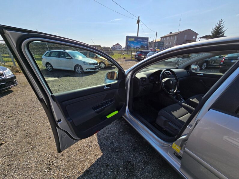 
								Volkswagen Golf – 1.6  75KW 1.majitel nové CZ full									