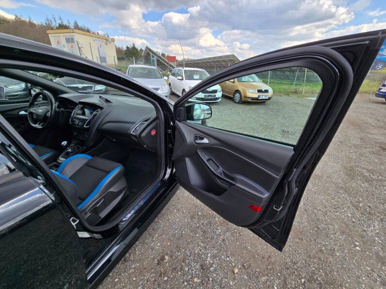 
								Ford Focus – RS 2.3 EcoBoost  250KW AWD full									