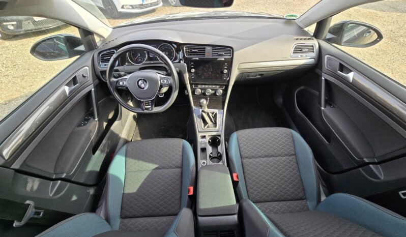 
								Volkswagen Golf – 1.0 TSI Comfortline full									