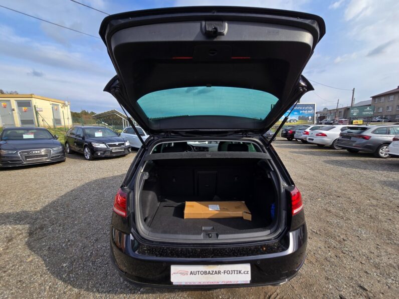 
								Volkswagen Golf – 1.0 TSI Comfortline full									