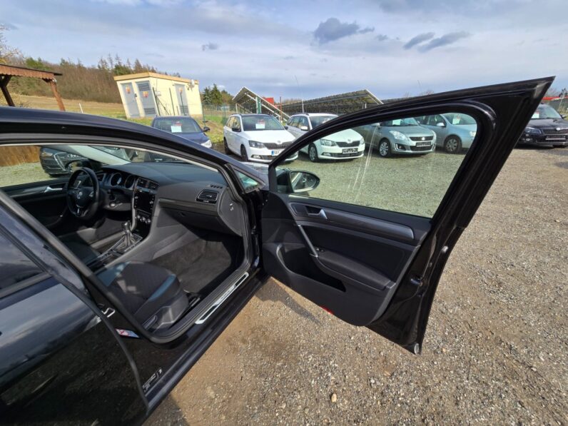 
								Volkswagen Golf – 1.0 TSI Comfortline full									