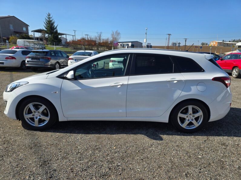 
								Hyundai i30 – 1.6 CRDi ,nové CZ ,serviska full									