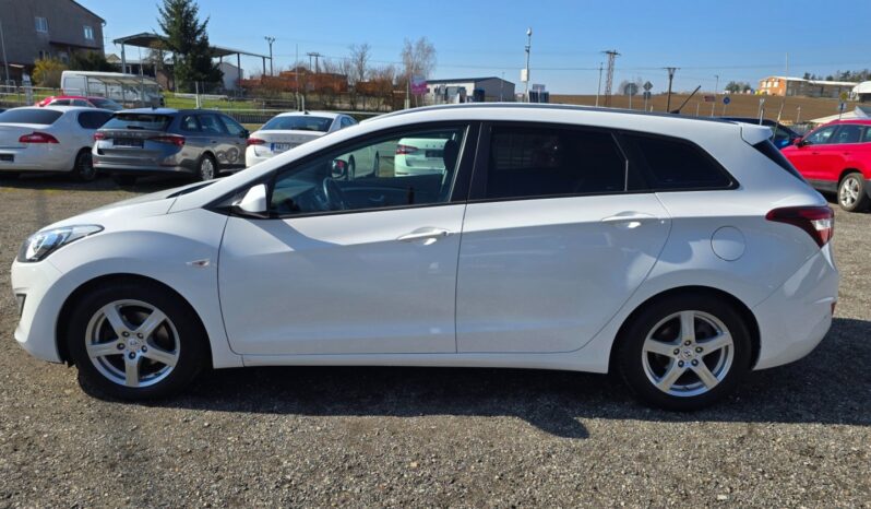 
								Hyundai i30 – 1.6 CRDi ,nové CZ ,serviska full									