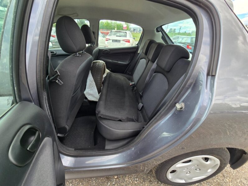 
								Peugeot 206 – 1.1 44kw,klima,2 sady kol full									