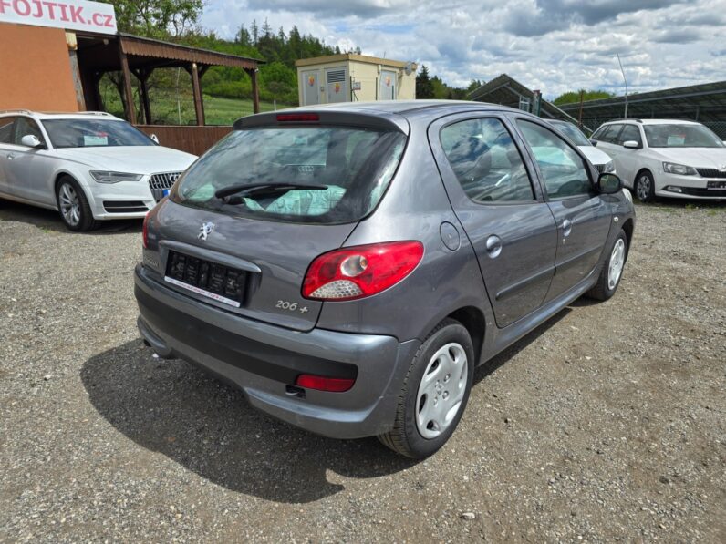 
								Peugeot 206 – 1.1 44kw,klima,2 sady kol full									