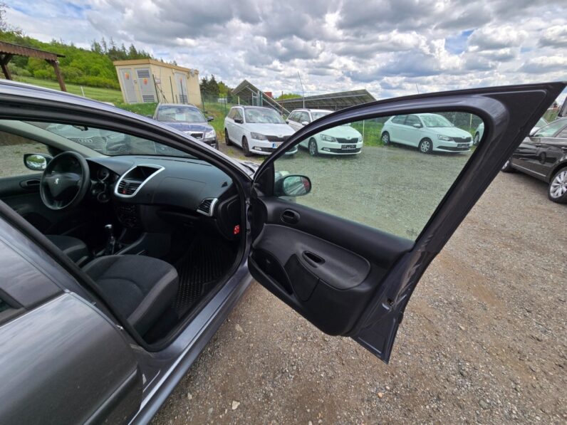 
								Peugeot 206 – 1.1 44kw,klima,2 sady kol full									