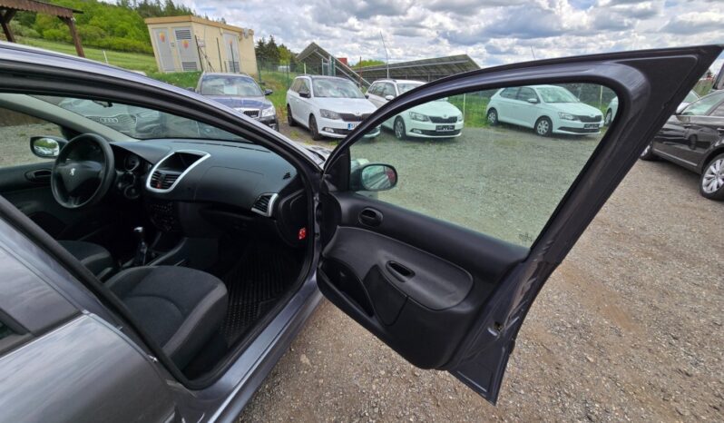 
								Peugeot 206 – 1.1 44kw,klima,2 sady kol full									