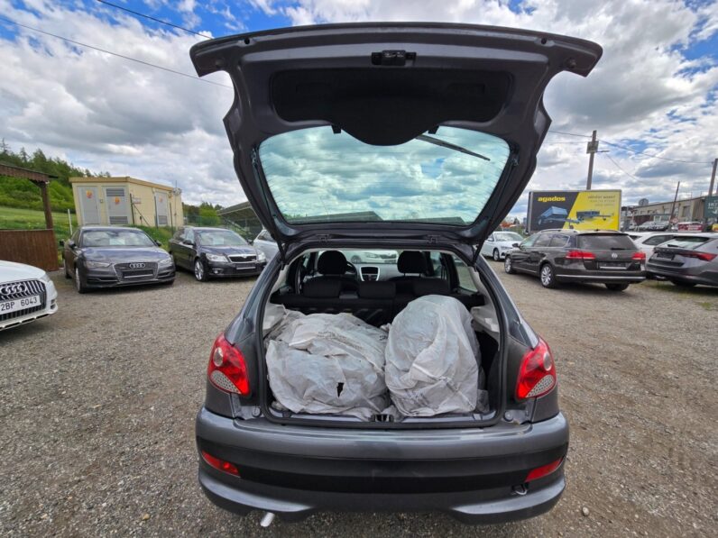
								Peugeot 206 – 1.1 44kw,klima,2 sady kol full									