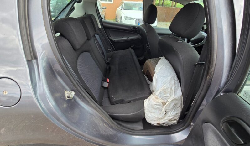 
								Peugeot 206 – 1.1 44kw,klima,2 sady kol full									