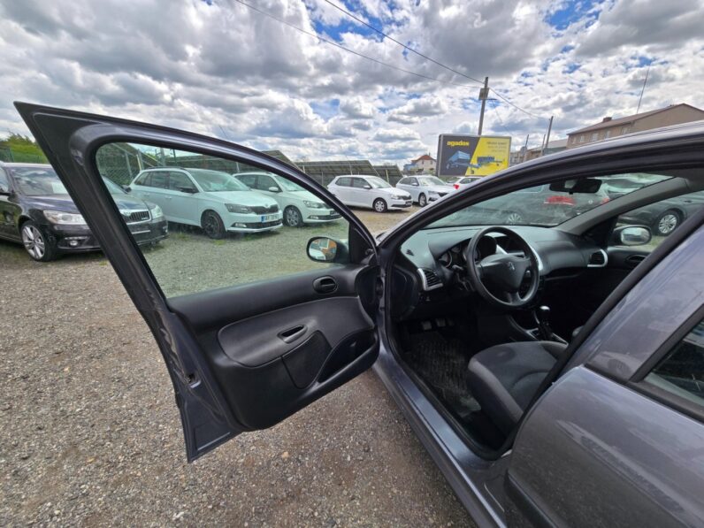 
								Peugeot 206 – 1.1 44kw,klima,2 sady kol full									