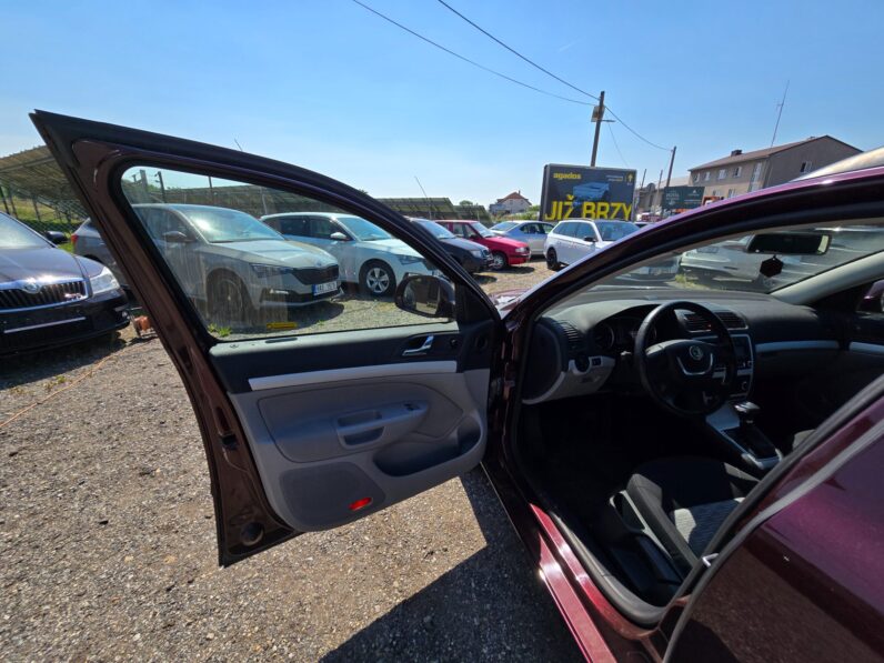 
								Škoda Octavia 2010 – 1.8 Tsi 118kW DSG po servisu full									
