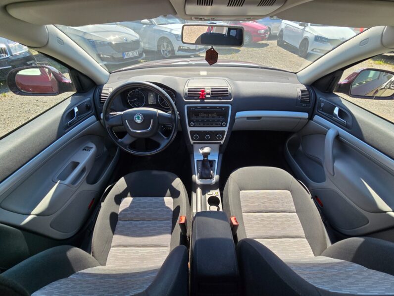 
								Škoda Octavia 2010 – 1.8 Tsi 118kW DSG po servisu full									