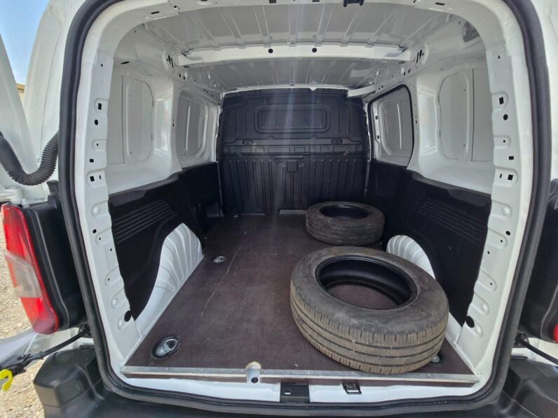 
								Opel Combo 2020 – 1.2 Turbo 81KW L1H1 full									