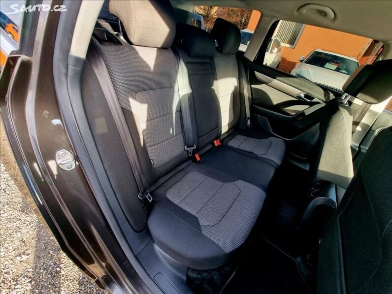 
								Volkswagen Passat 1,6 TDi 77KW DSG,Comfort 2012 full									