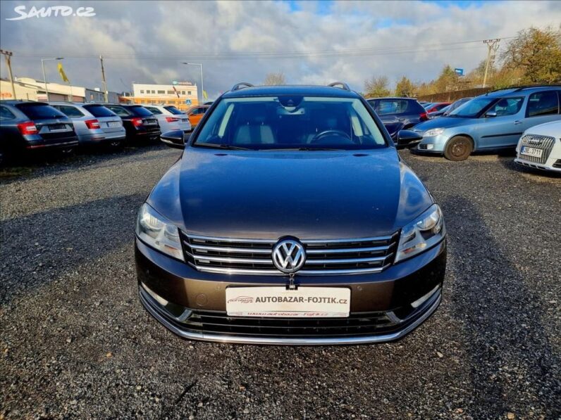 
								Volkswagen Passat 1,6 TDi 77KW DSG,Comfort 2012 full									
