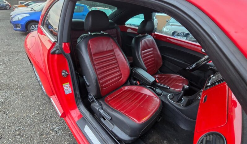 
								Volkswagen Beetle 1.6 TDi 2012 full									