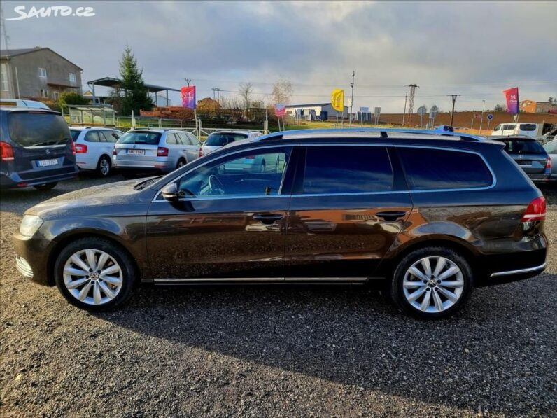 
								Volkswagen Passat 1,6 TDi 77KW DSG,Comfort 2012 full									
