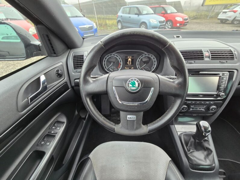 
								Škoda Octavia 2.0 TDi 125KW RS 2012 full									