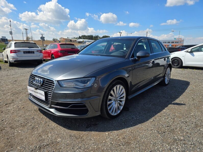 
								Audi A3 1.4 TFSi Sportback E-Tron 2015 full									