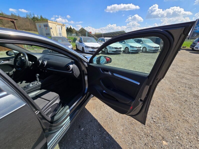 
								Audi A3 1.4 TFSi Sportback E-Tron 2015 full									