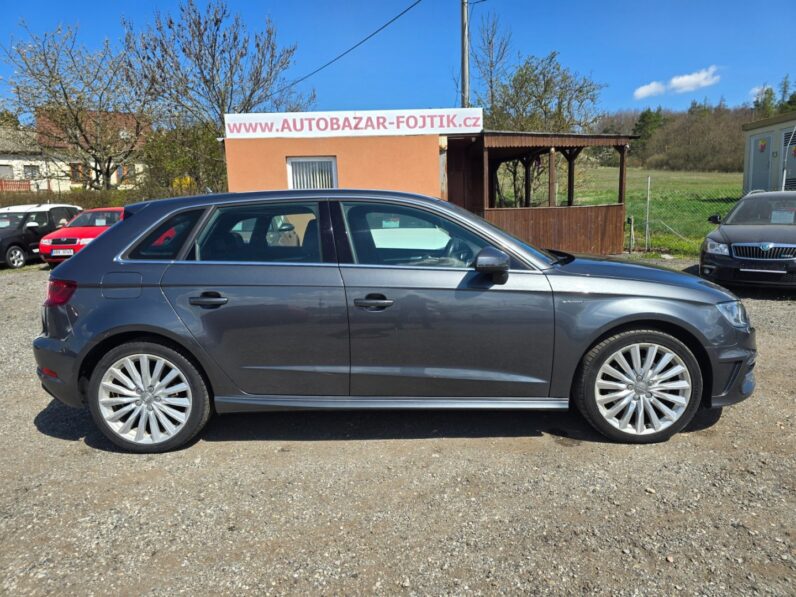 
								Audi A3 1.4 TFSi Sportback E-Tron 2015 full									