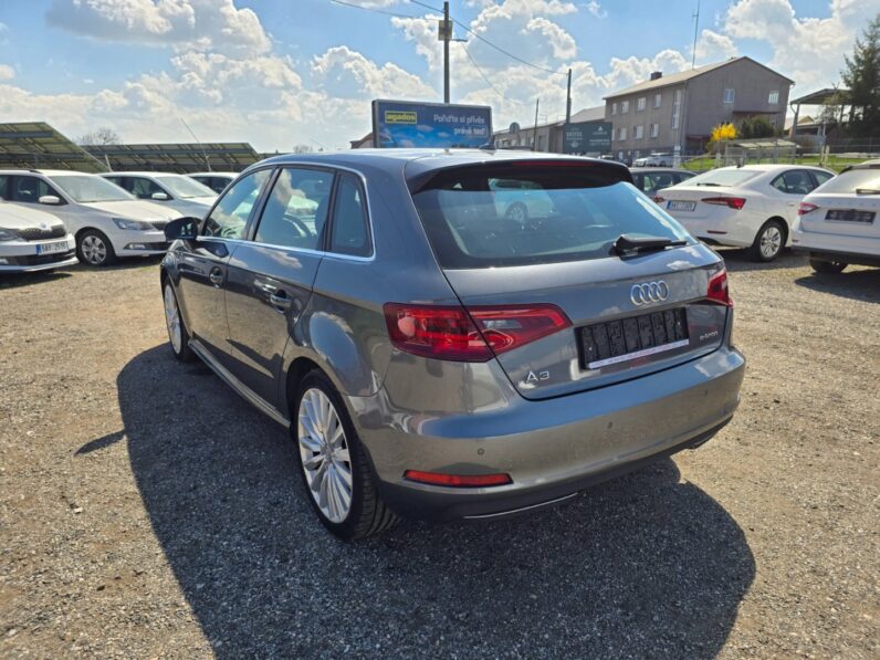 
								Audi A3 1.4 TFSi Sportback E-Tron 2015 full									