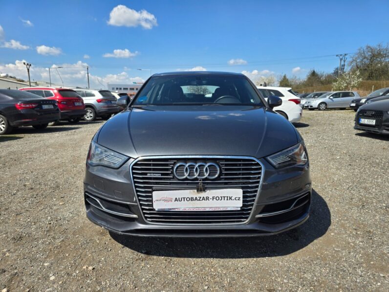 
								Audi A3 1.4 TFSi Sportback E-Tron 2015 full									