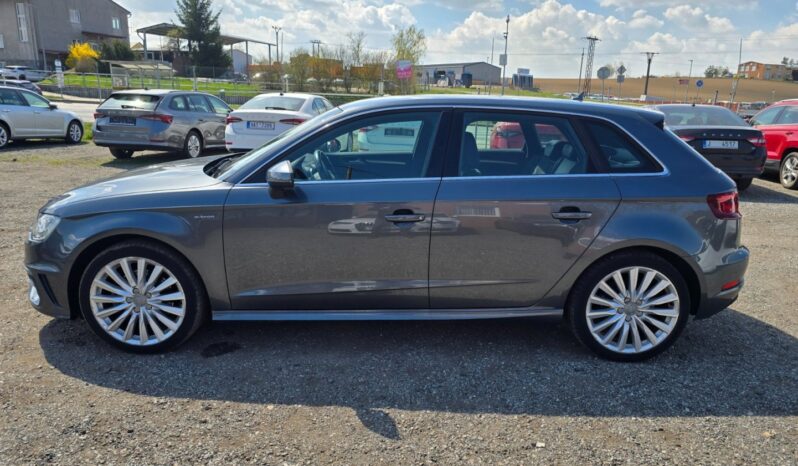 
								Audi A3 1.4 TFSi Sportback E-Tron 2015 full									