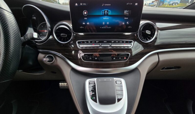 
								Mercedes-Benz Třídy V 300d AMG 4Matic AVANTGARDE 2022 full									