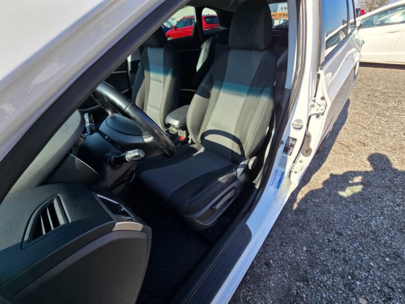 
								Hyundai i30 2016 – 1.6 CRDi ,nové CZ ,serviska full									
