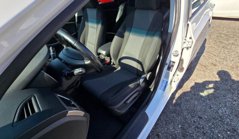 
								Hyundai i30 2016 – 1.6 CRDi ,nové CZ ,serviska full									