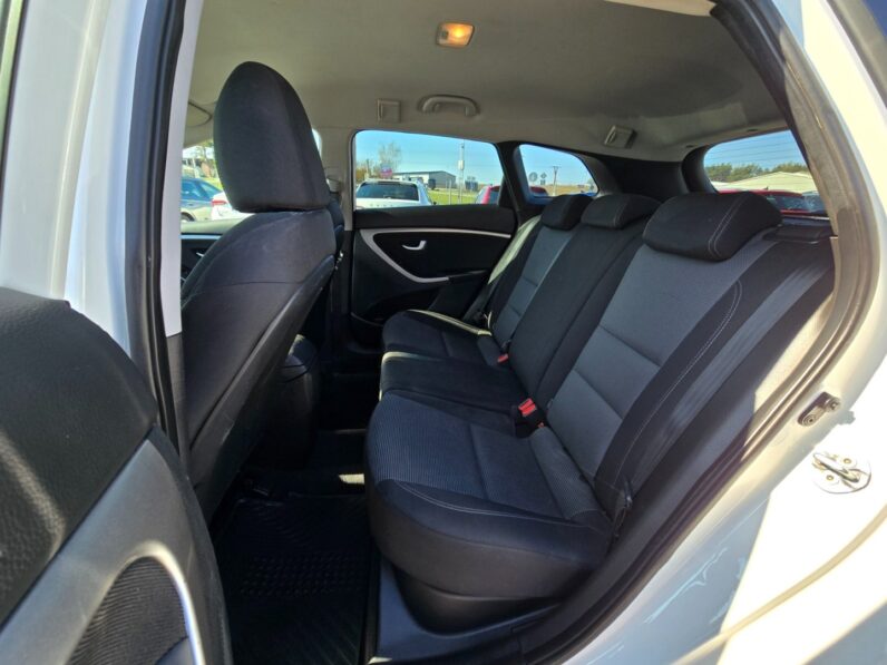 
								Hyundai i30 2016 – 1.6 CRDi ,nové CZ ,serviska full									