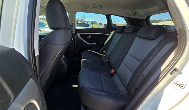 
								Hyundai i30 2016 – 1.6 CRDi ,nové CZ ,serviska full									