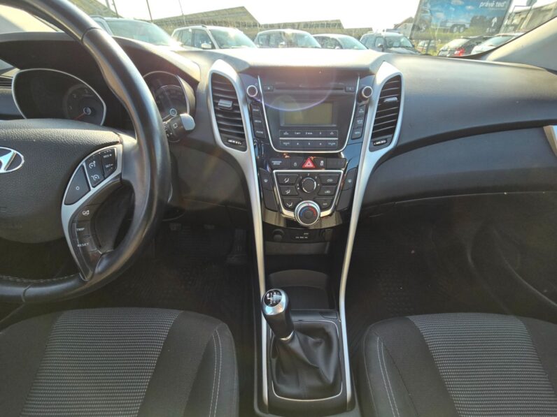 
								Hyundai i30 2016 – 1.6 CRDi ,nové CZ ,serviska full									