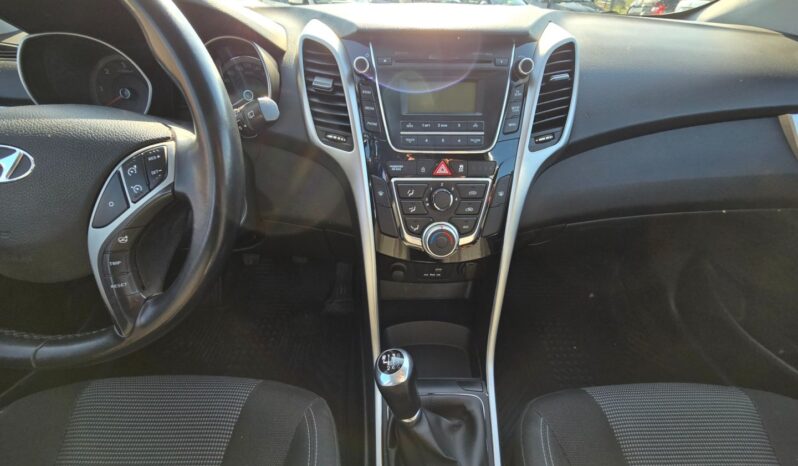 
								Hyundai i30 2016 – 1.6 CRDi ,nové CZ ,serviska full									