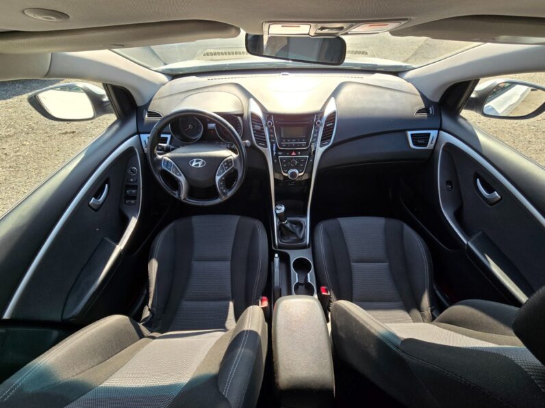 
								Hyundai i30 2016 – 1.6 CRDi ,nové CZ ,serviska full									