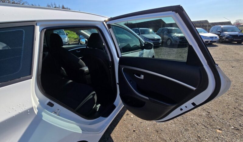 
								Hyundai i30 2016 – 1.6 CRDi ,nové CZ ,serviska full									